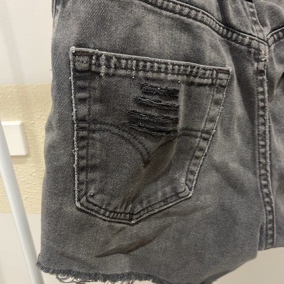 COPY - Levi Jean ripped shorts - Picture 9 of 9